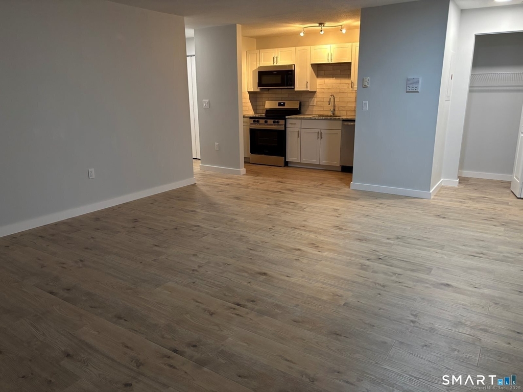 82 Longview Street - Photo 6