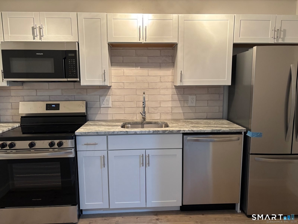 82 Longview Street - Photo 2