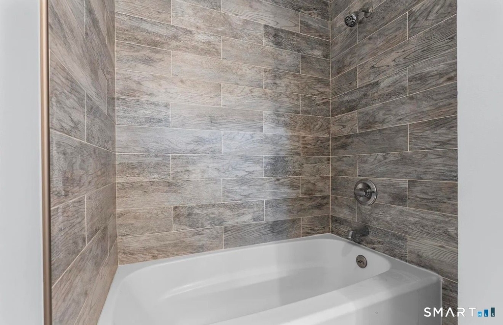 746 Maple Street - Photo 5