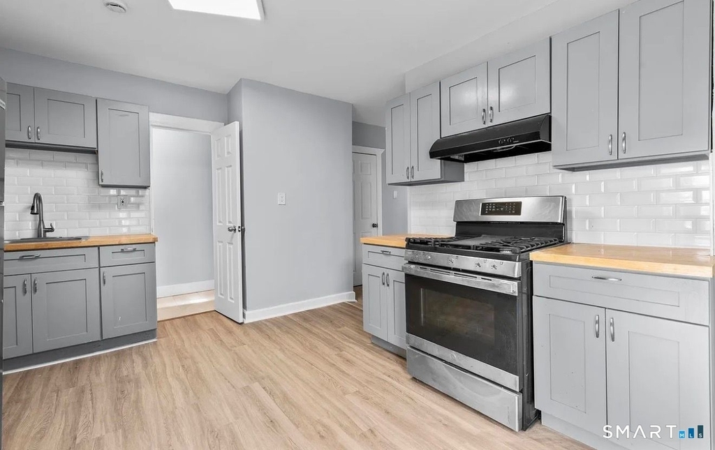 746 Maple Street - Photo 11