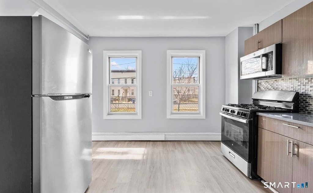 746 Maple Street - Photo 8