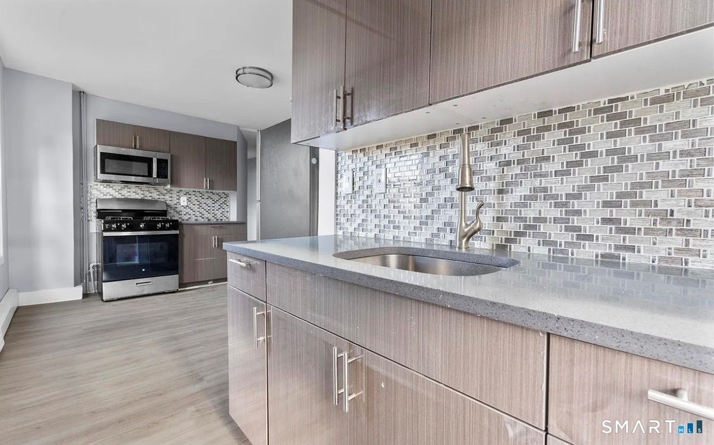 746 Maple Street - Photo 2