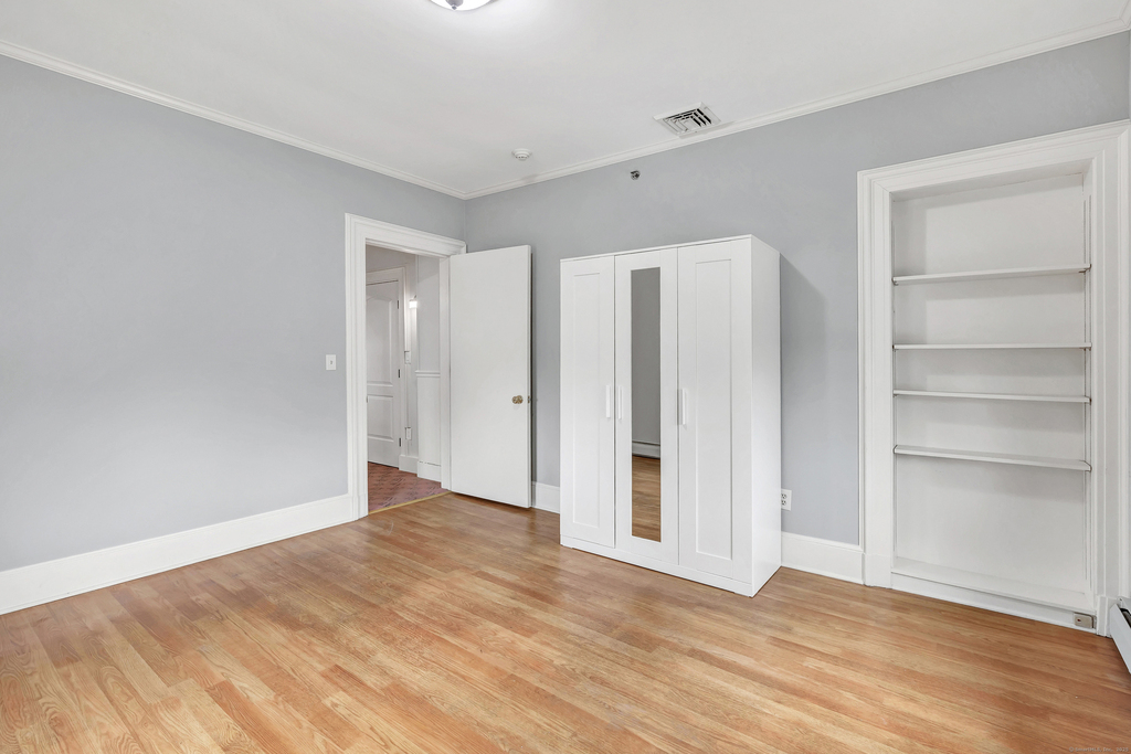 292 Coram Avenue - Photo 11