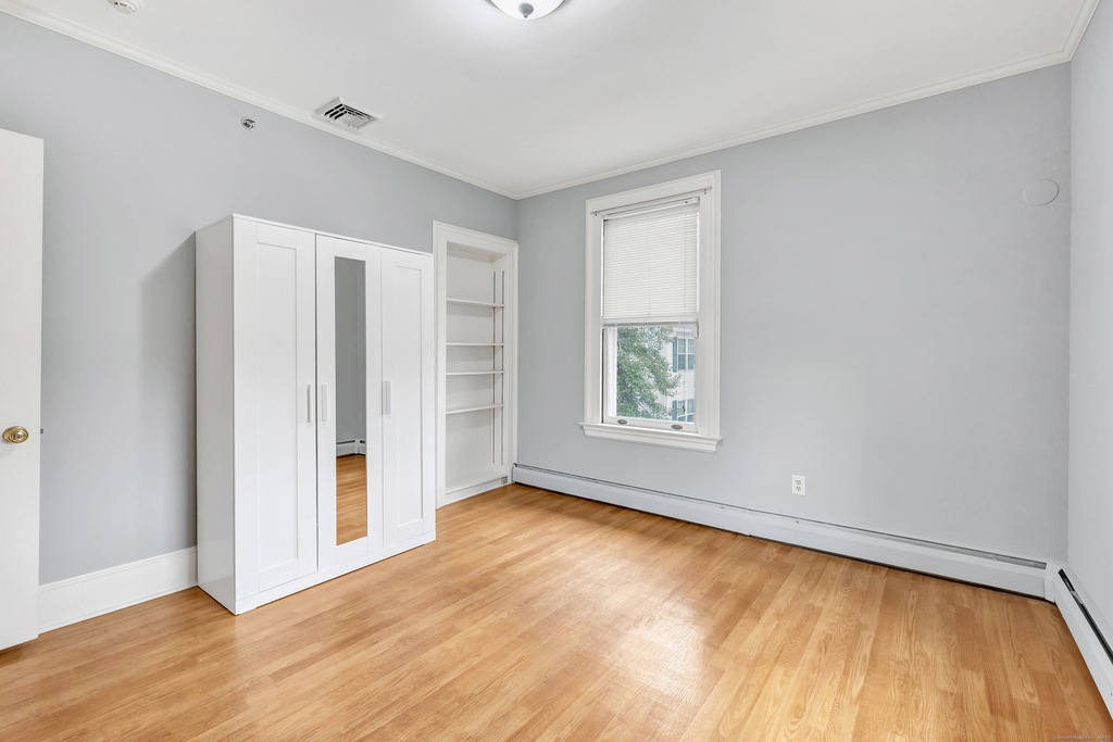 292 Coram Avenue - Photo 10