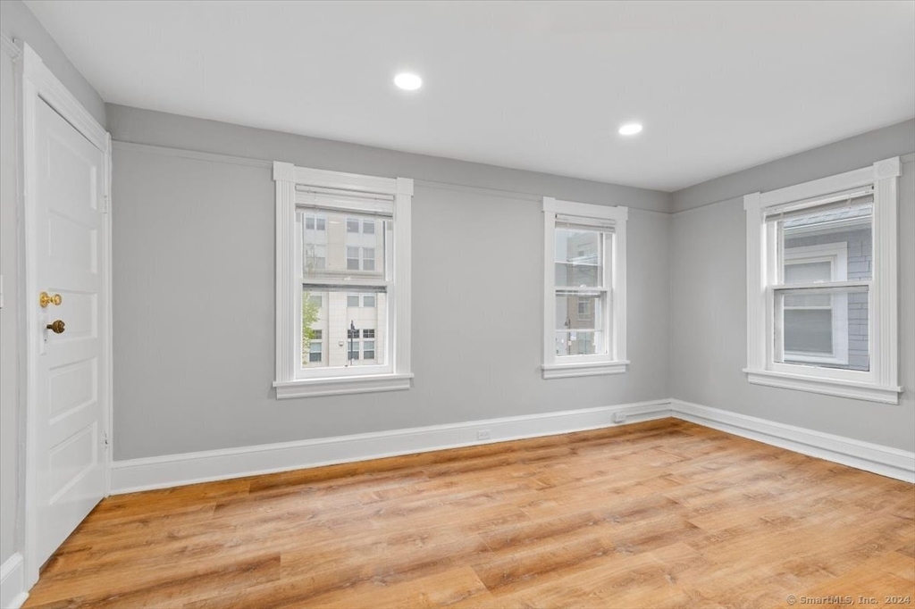 816 Pacific Street - Photo 3