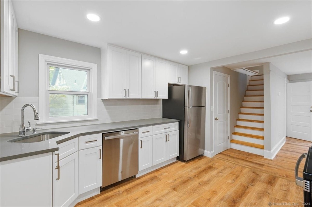 816 Pacific Street - Photo 0