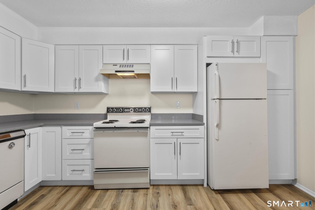 1460 Elm Street - Photo 14