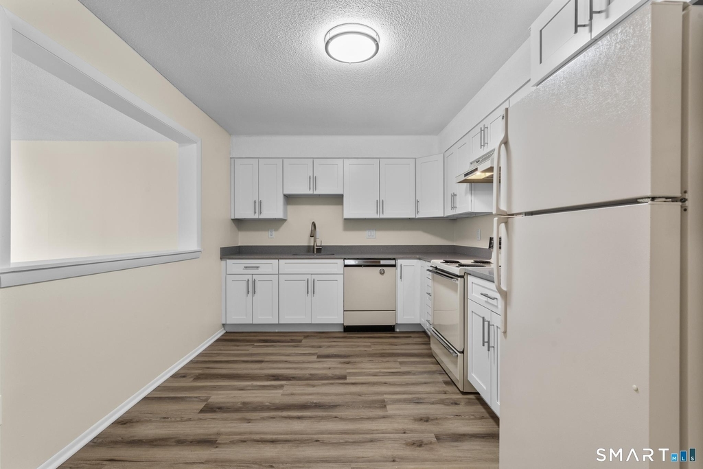 1460 Elm Street - Photo 12