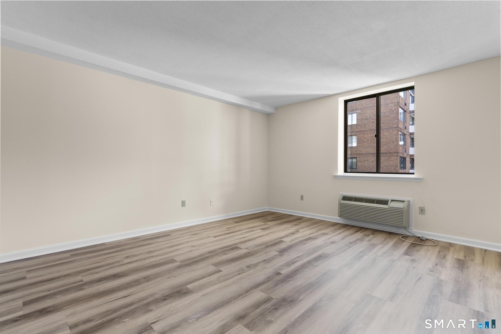 1460 Elm Street - Photo 22