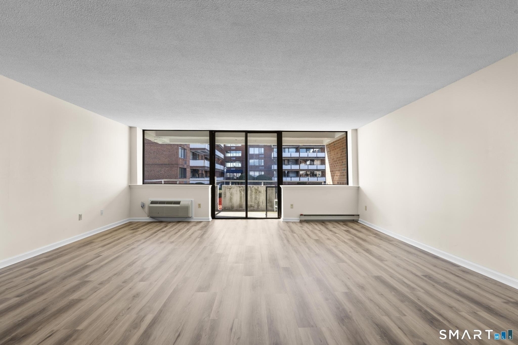 1460 Elm Street - Photo 9