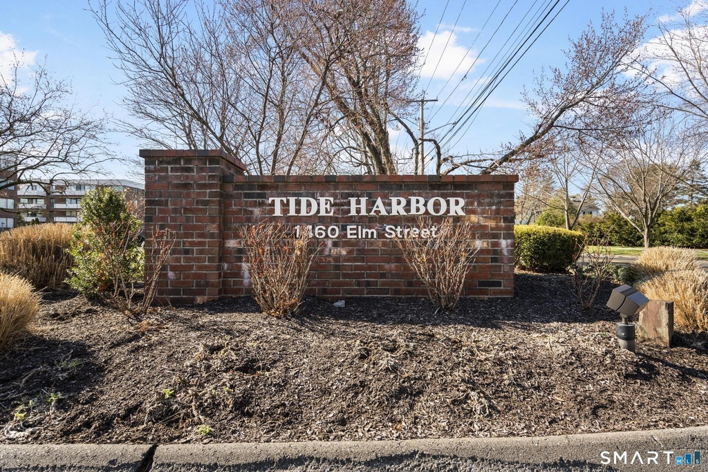 1460 Elm Street - Photo 0