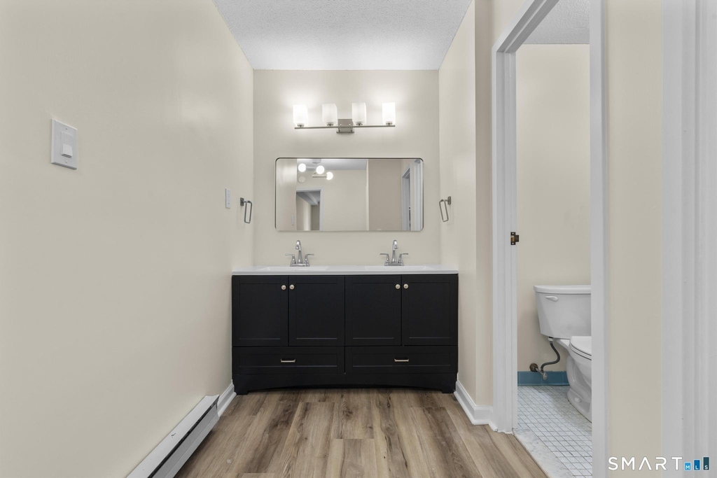 1460 Elm Street - Photo 19