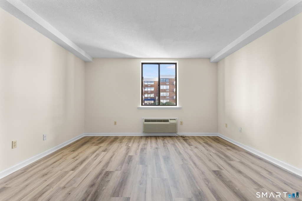 1460 Elm Street - Photo 23
