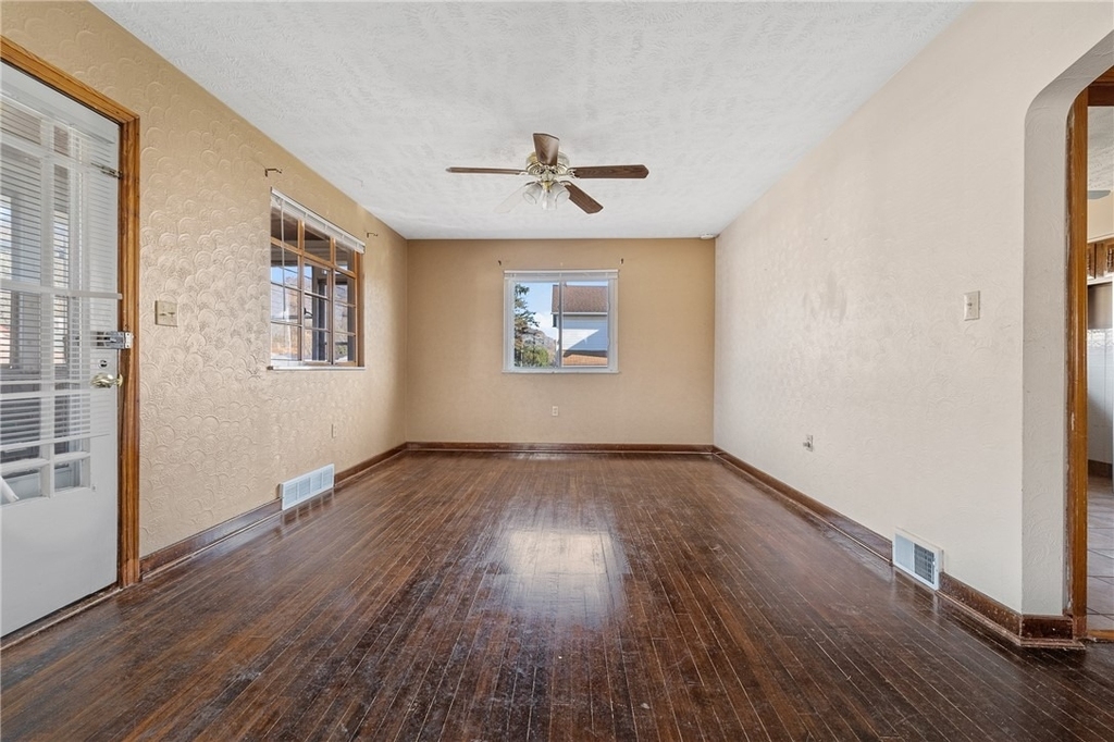 1001 5th St - Photo 7