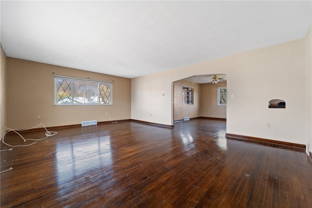 1001 5th St - Photo 5