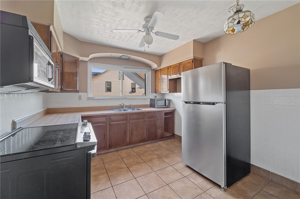1001 5th St - Photo 9