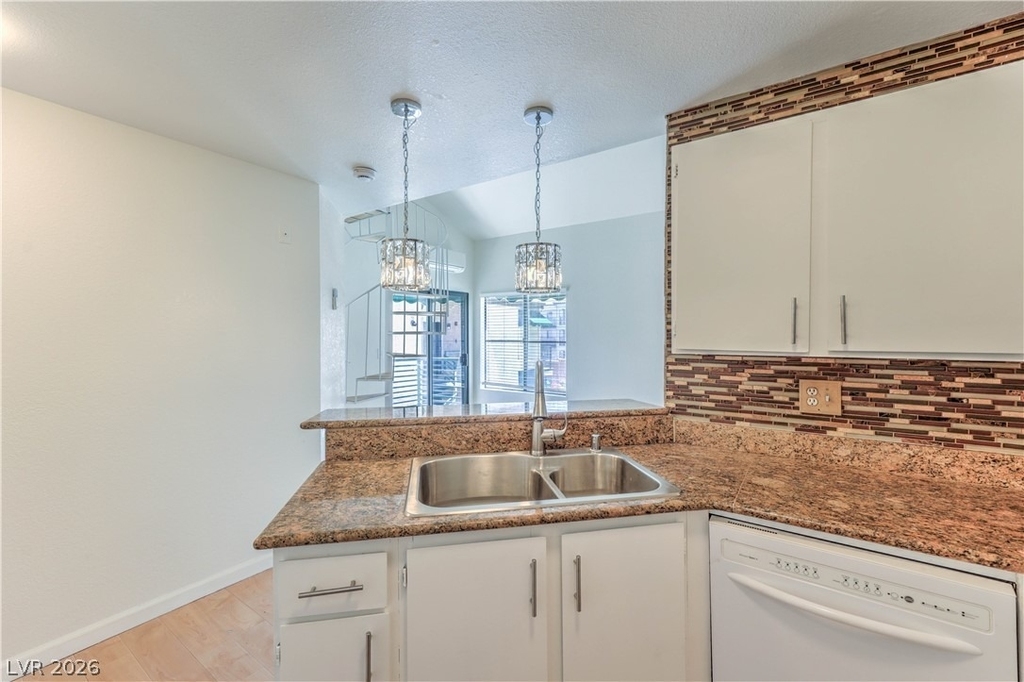 460 Elm Drive - Photo 9