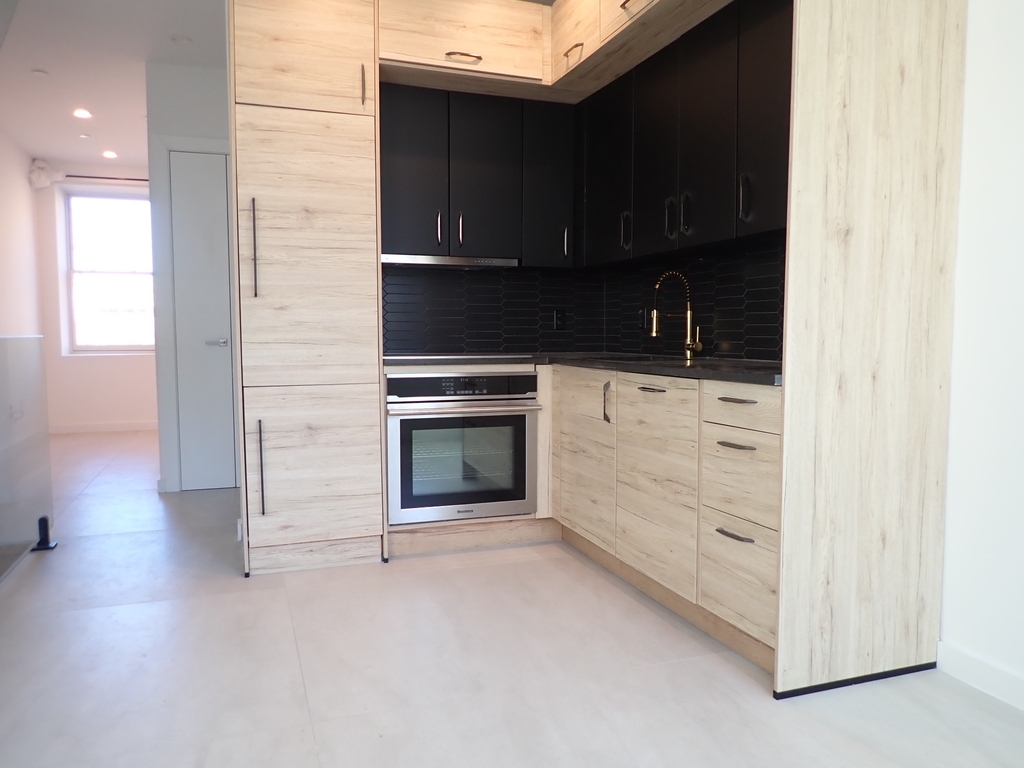 1511 Pacific Street - Photo 1
