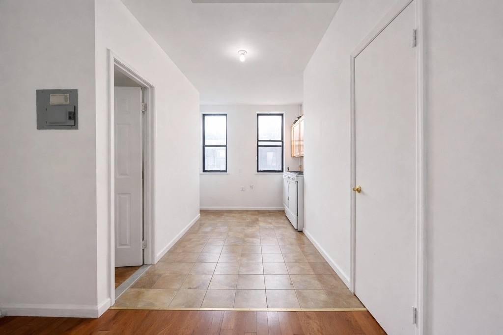 294 Harman Street - Photo 0