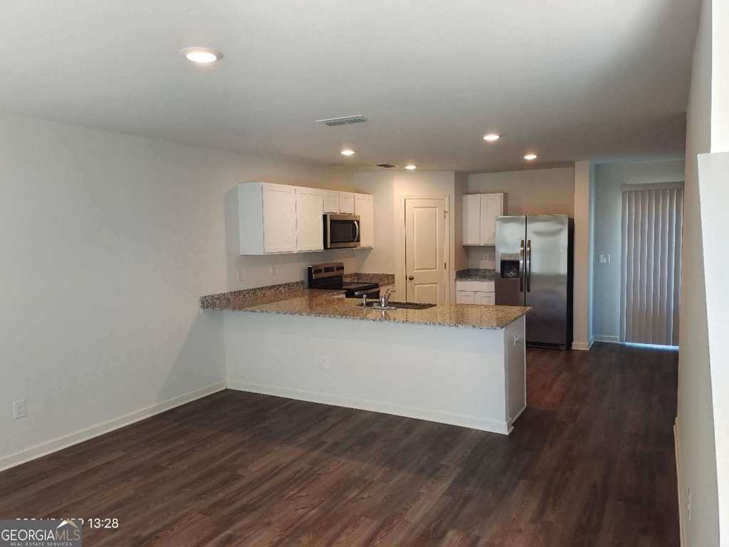 538 Pemberton Street - Photo 1