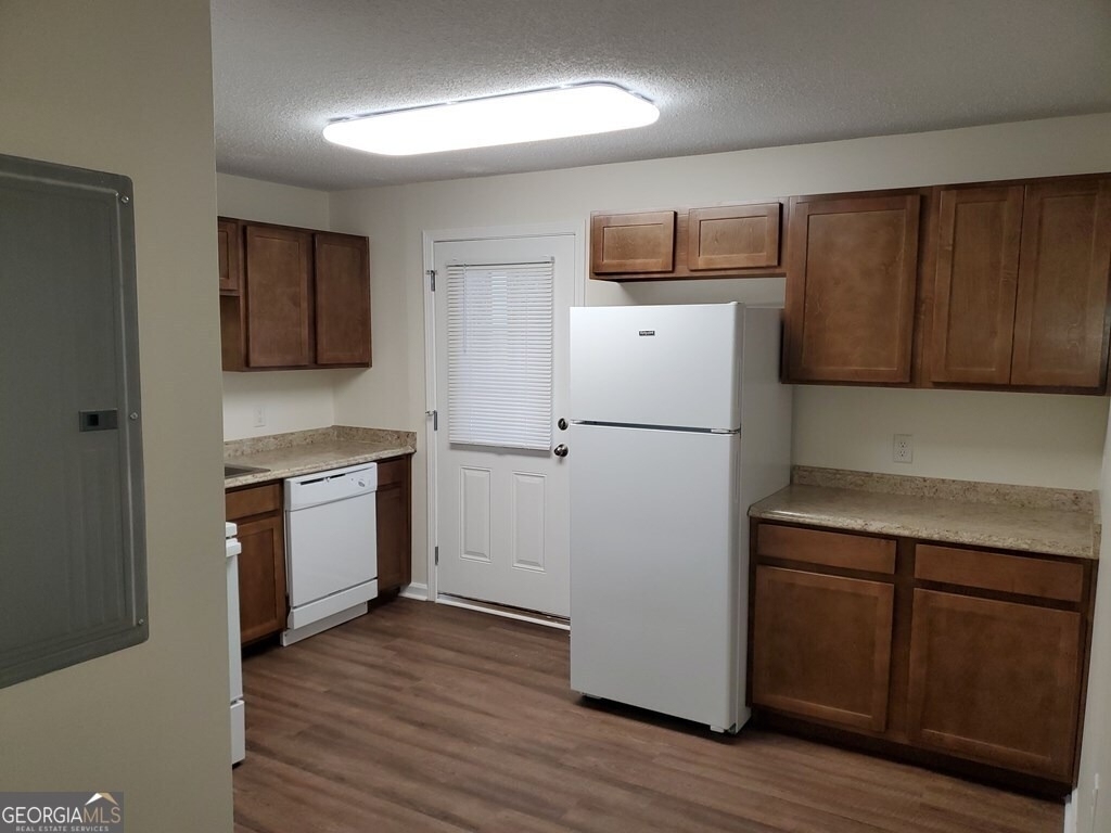 201 Enterprise Street - Photo 0