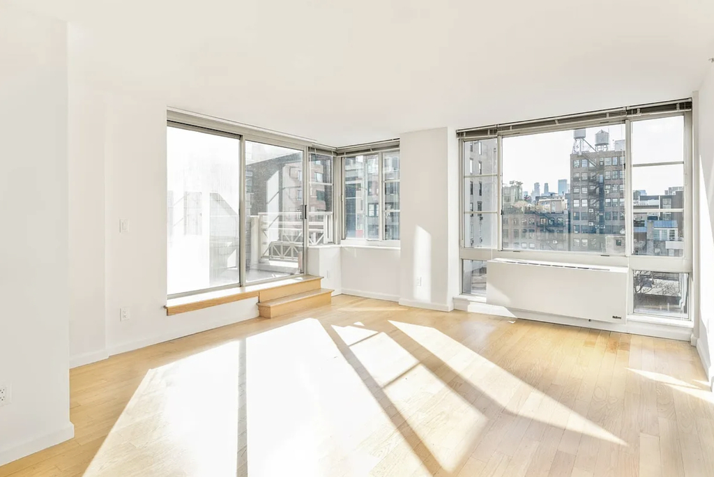 W 21st Street - Photo 2