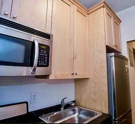 46 West 73rd Street - Photo 2