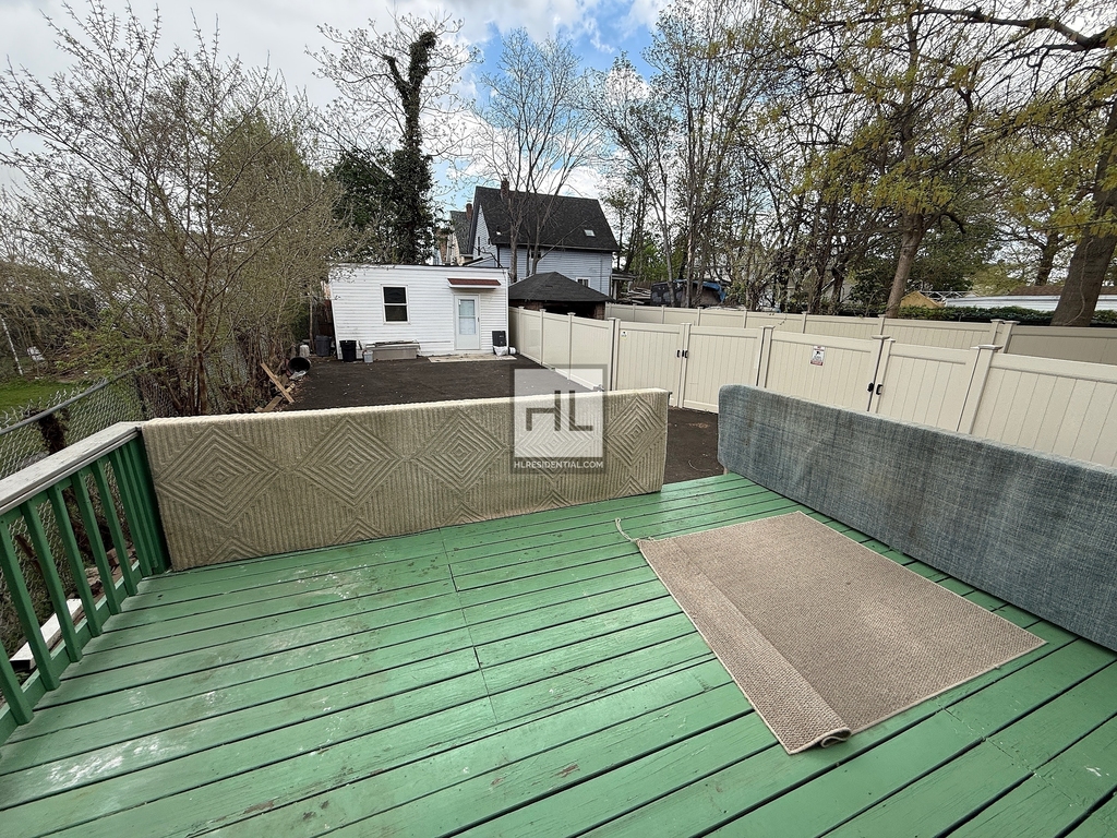 Lockman Avenue - Photo 16
