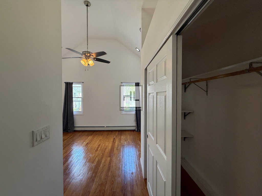 Lockman Avenue - Photo 7