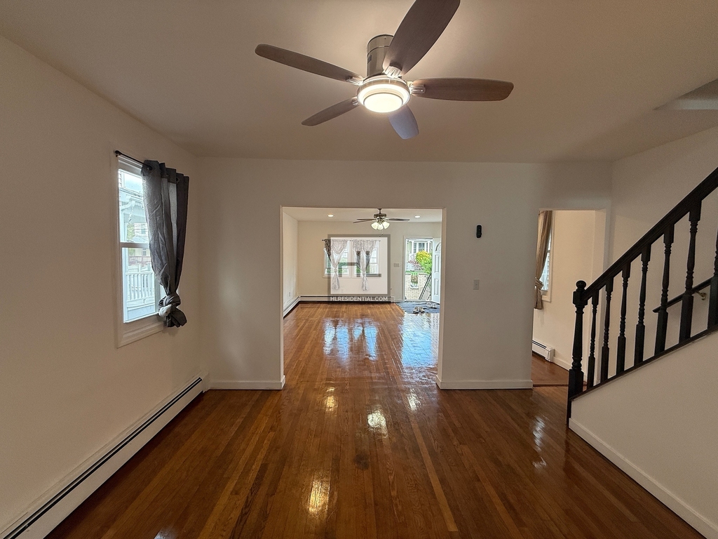 Lockman Avenue - Photo 2