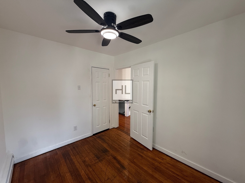 Lockman Avenue - Photo 13