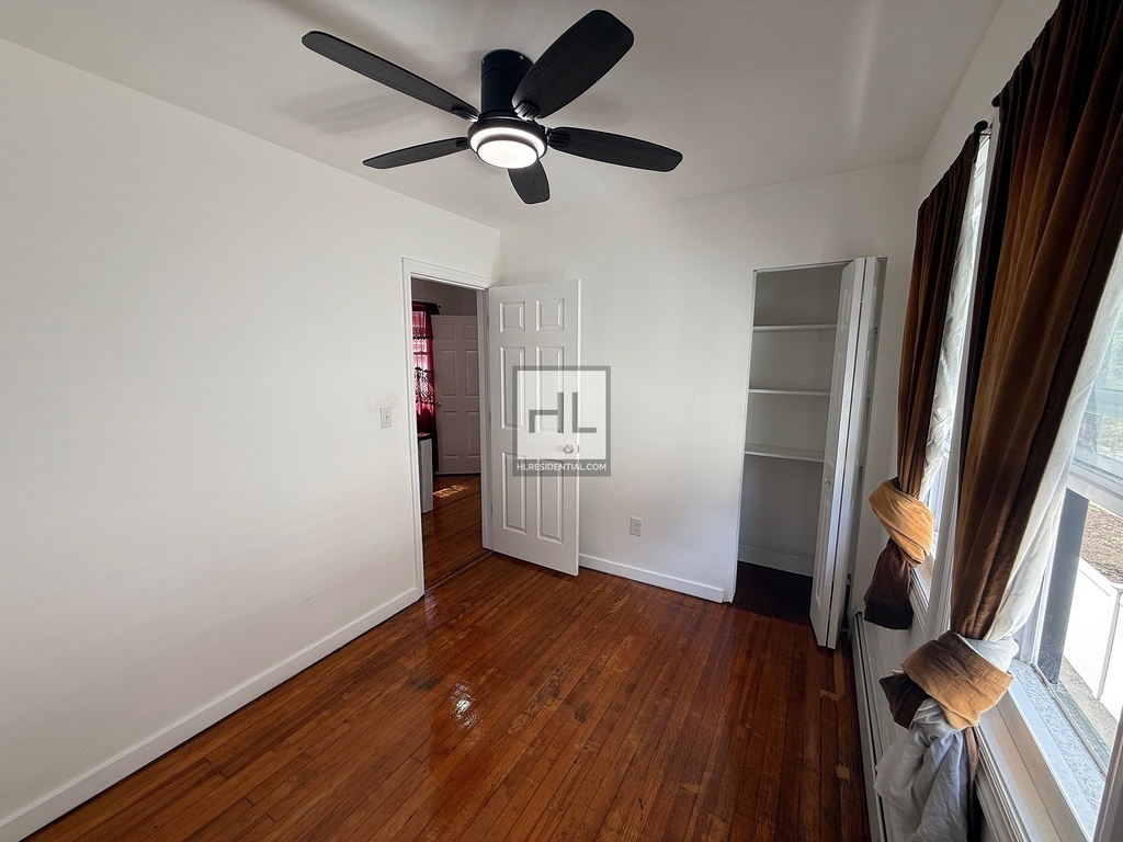 Lockman Avenue - Photo 11