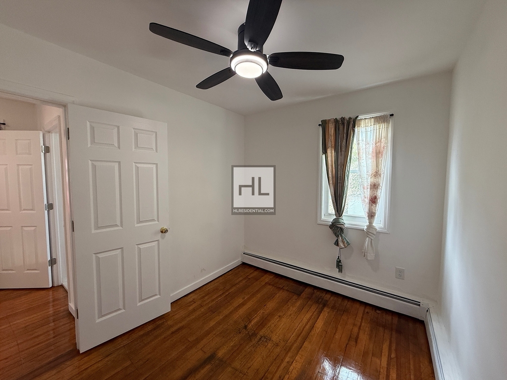 Lockman Avenue - Photo 12