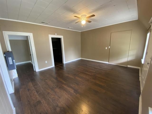 625 York Street - Photo 2