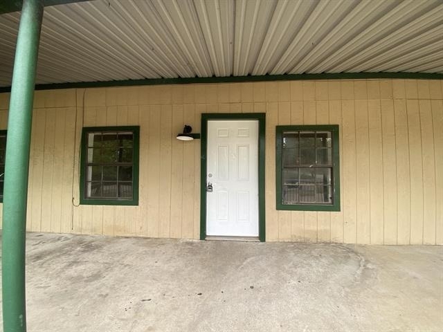 625 York Street - Photo 0