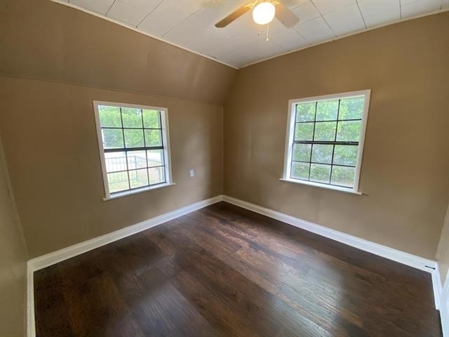 625 York Street - Photo 4