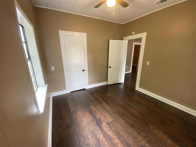 625 York Street - Photo 5