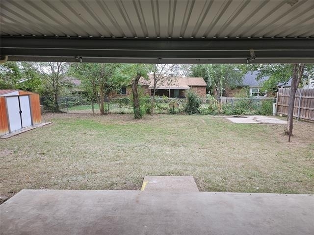 6908 Sunflower Circle N - Photo 16