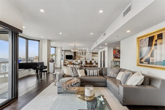 3030 Mckinney Avenue - Photo 4