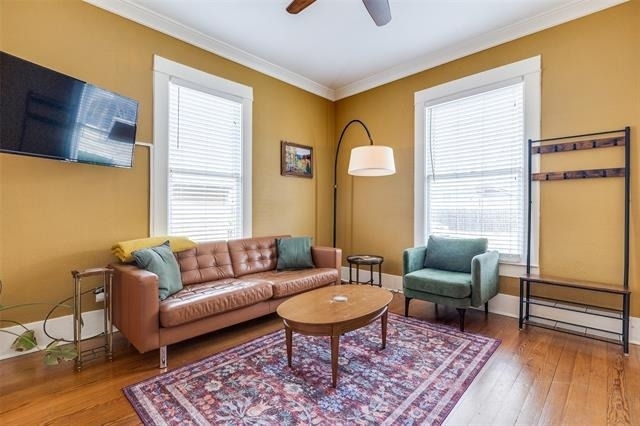321 N Henderson Avenue - Photo 5