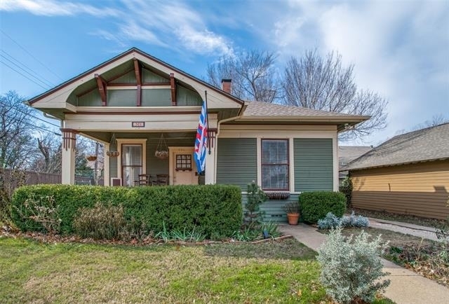 321 N Henderson Avenue - Photo 0