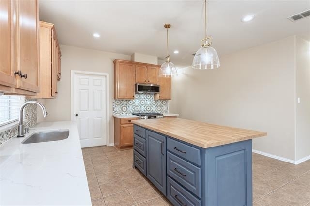 2356 Jaguar Drive - Photo 2