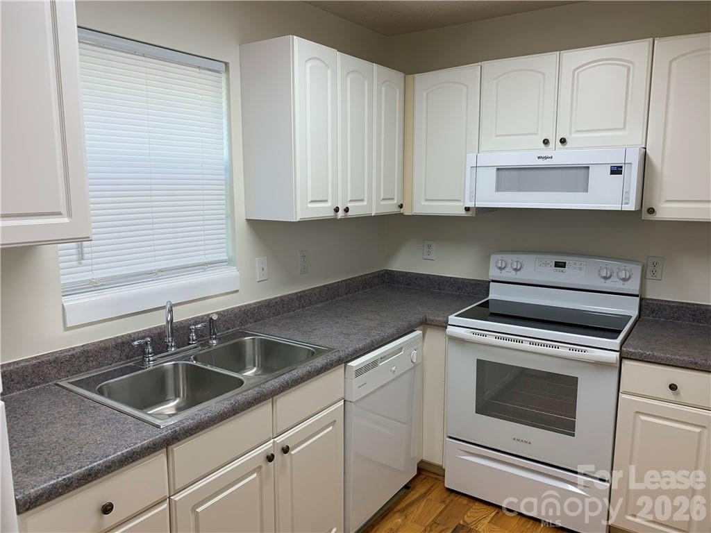 7469 Katherine Drive - Photo 4