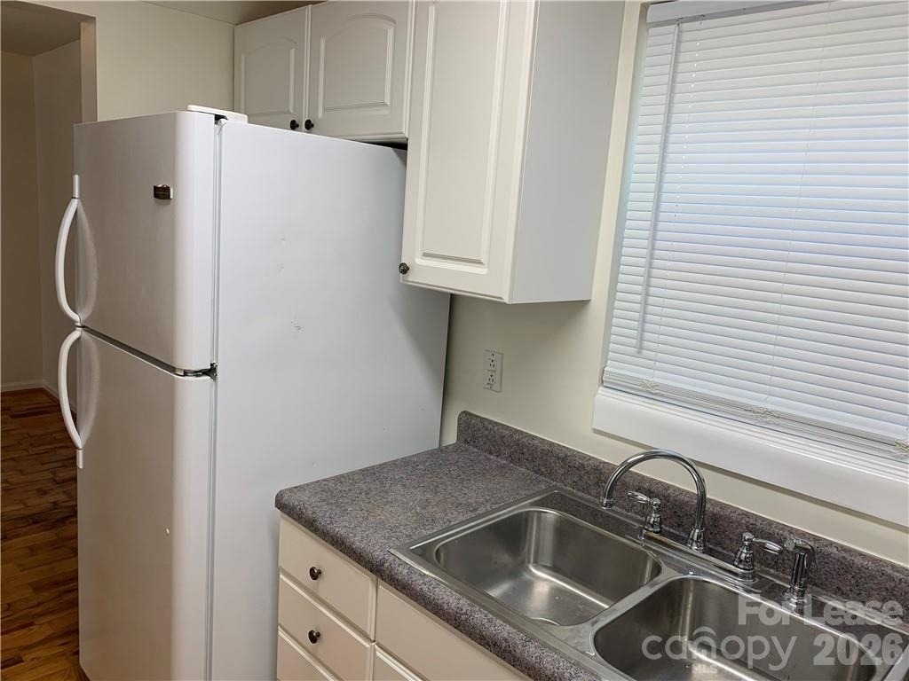 7469 Katherine Drive - Photo 6
