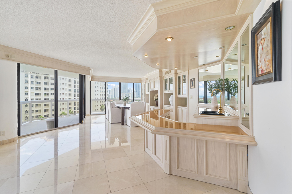 20185 E Country Club Drive - Photo 15