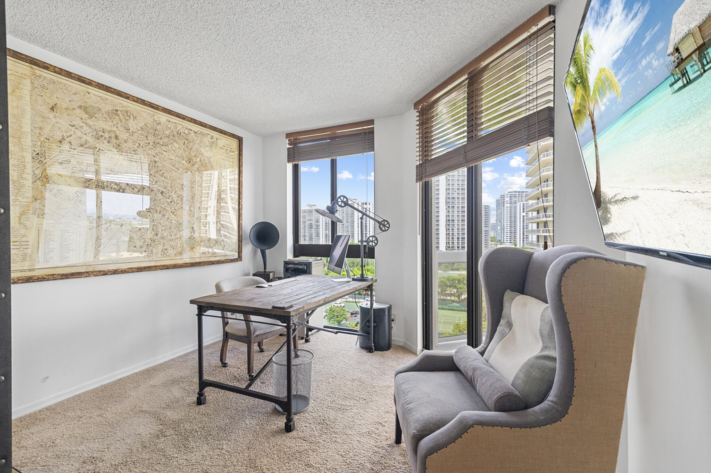 20185 E Country Club Drive - Photo 34