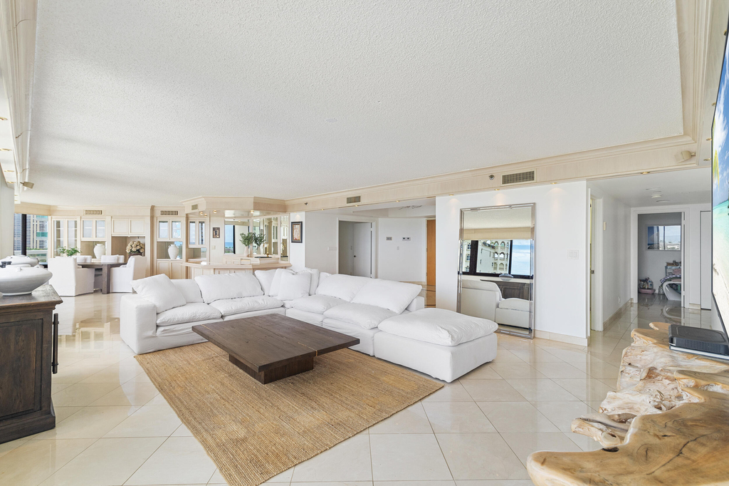 20185 E Country Club Drive - Photo 24