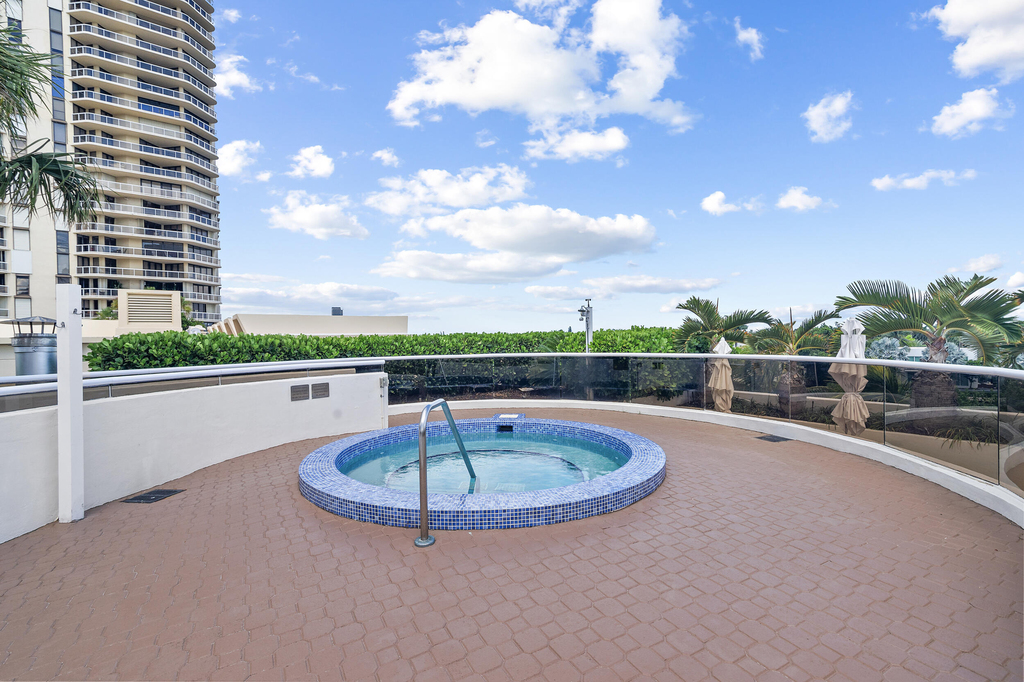 20185 E Country Club Drive - Photo 39