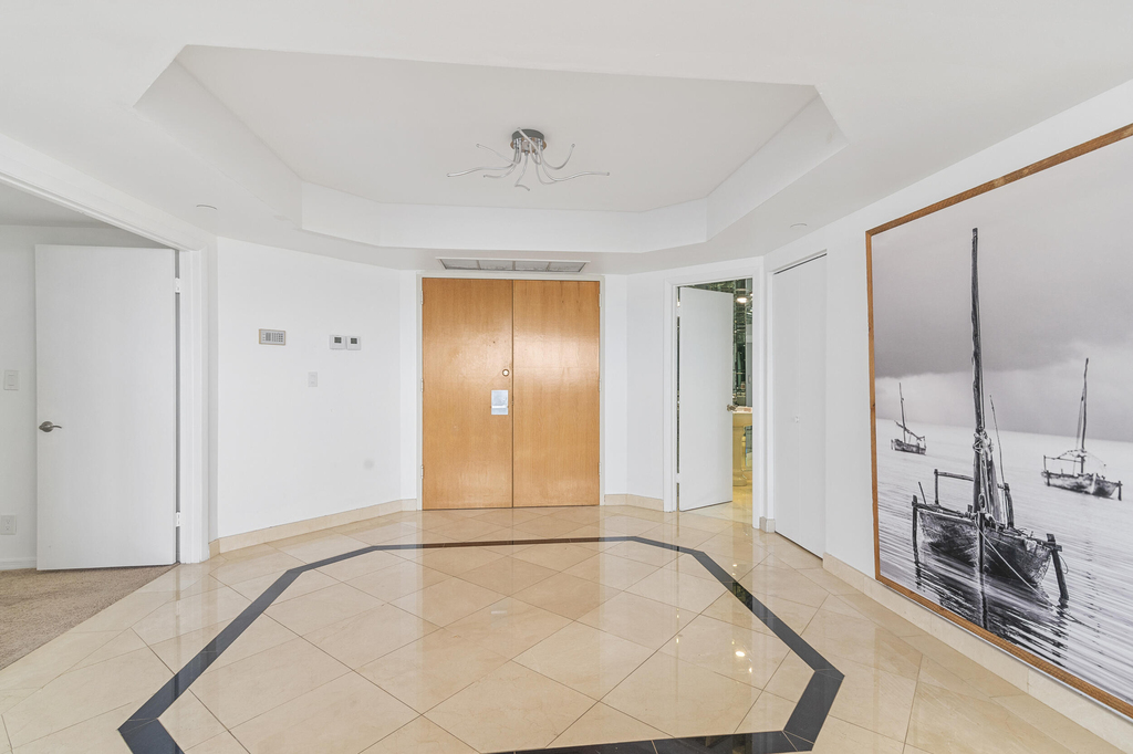 20185 E Country Club Drive - Photo 9