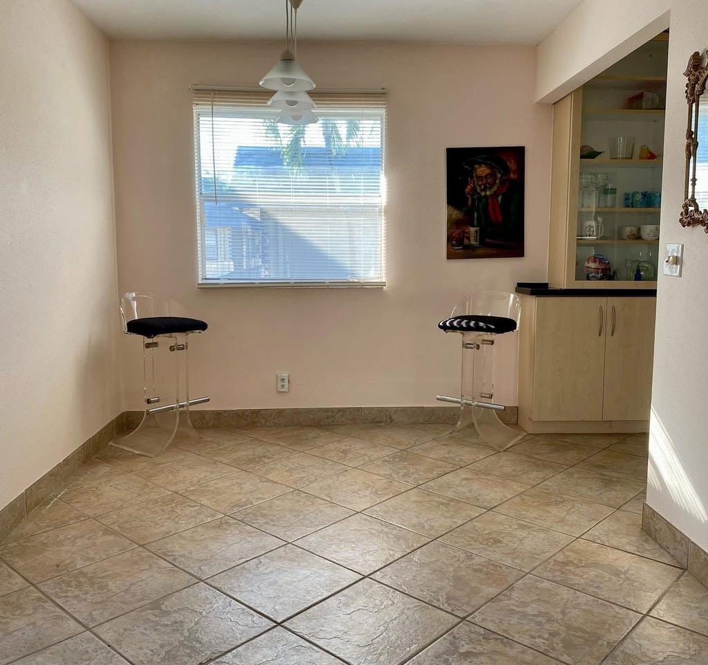 568 Brittany L - Photo 3